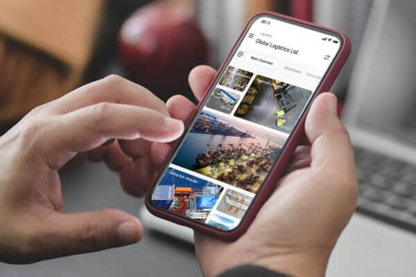 Ein Smartphone mit Videocloud APP für die Logistic